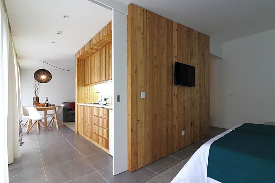 World's Nests Furnas Pods Village