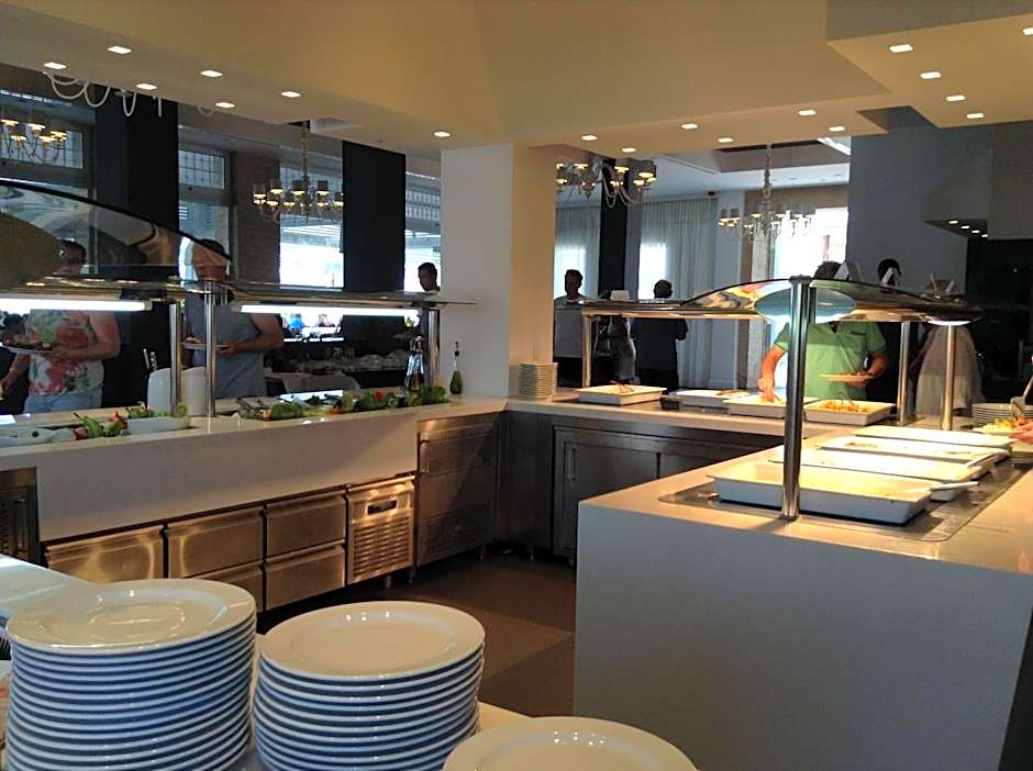 Pelagos Suites Hotel & Spa