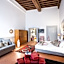 Soprarno Suites