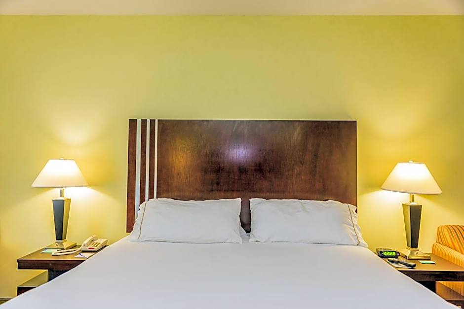 Holiday Inn Express Hotel & Suites Hamburg By IHG