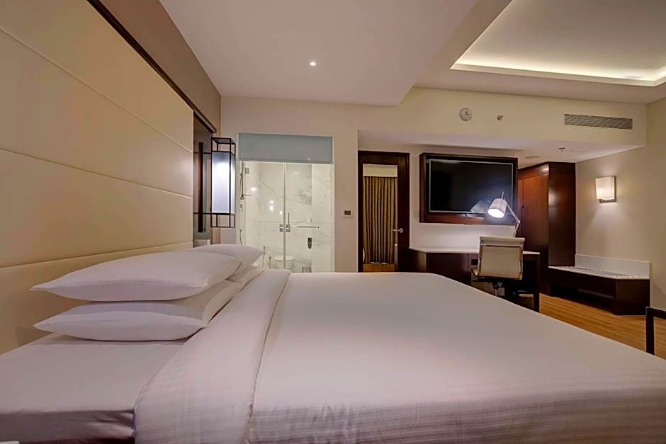 Photo 1 of 5 of Deluxe 1 King Bed