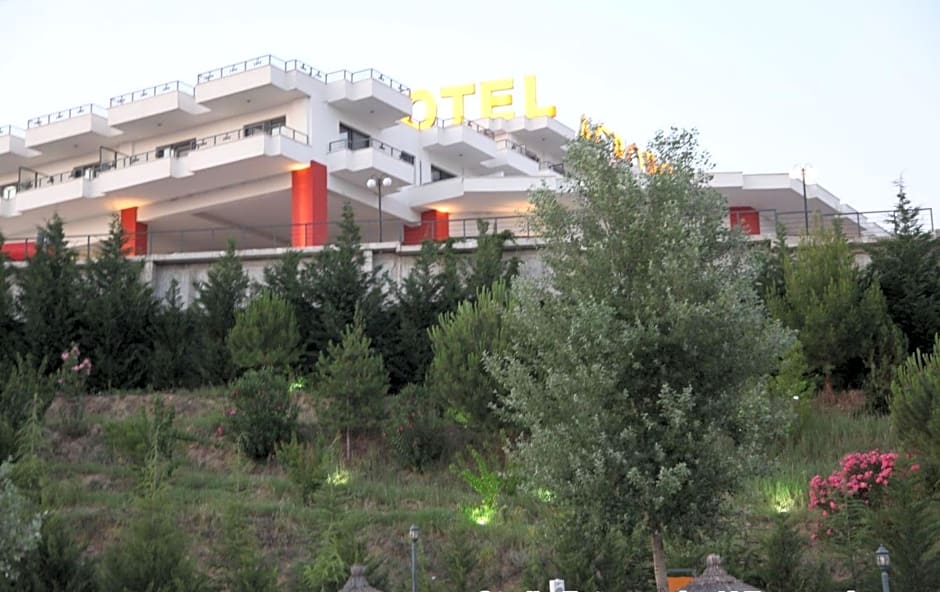 Acropol Hotel