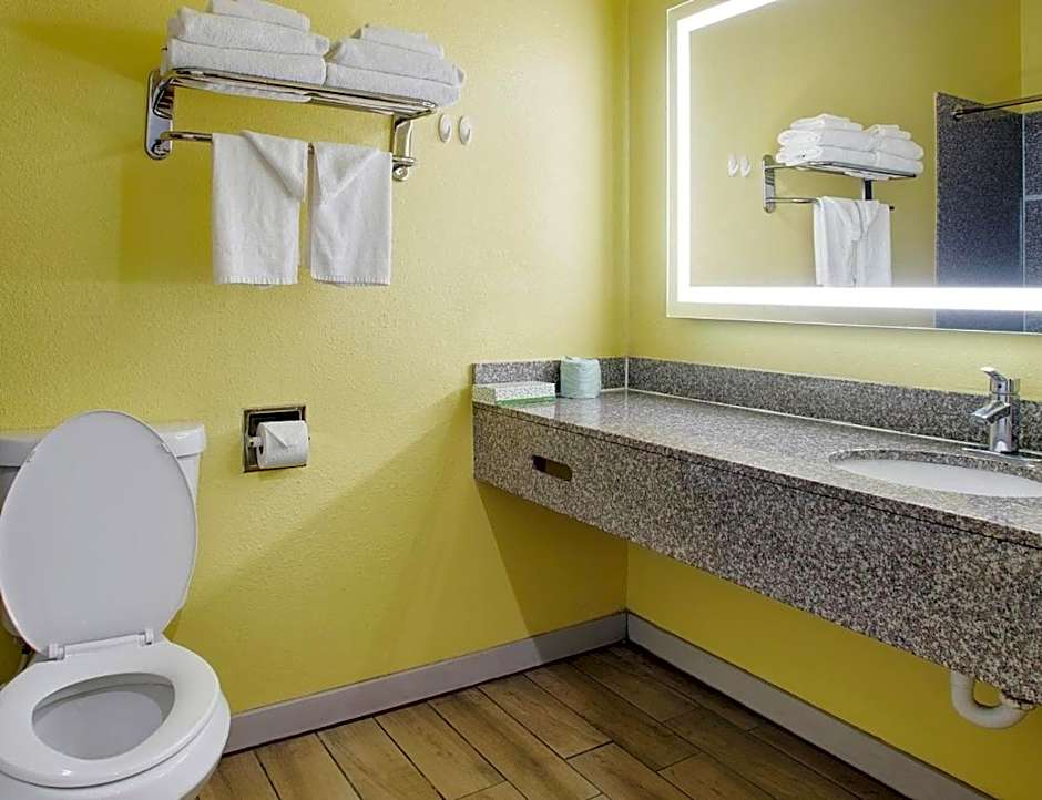 Plantation Suites and Conference Center