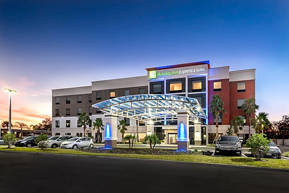 Holiday Inn Express & Suites Lakeland South By IHG