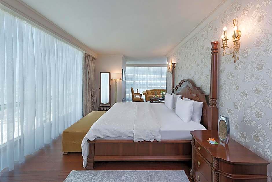 Photo 1 of 5 of 1 Queen Bed Suite