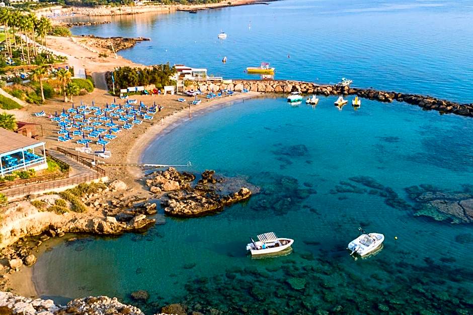 Cavo Maris Beach Hotel