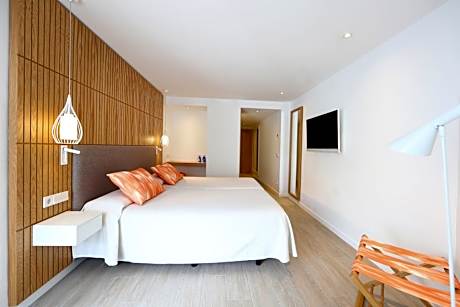 Twin Room with Side Sea View