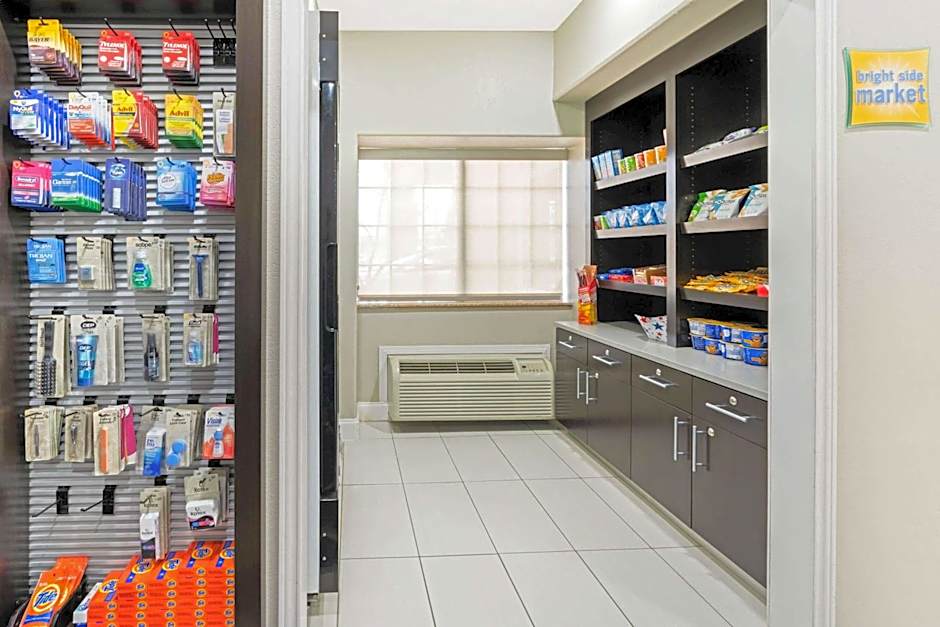 La Quinta Inn & Suites by Wyndham Ada