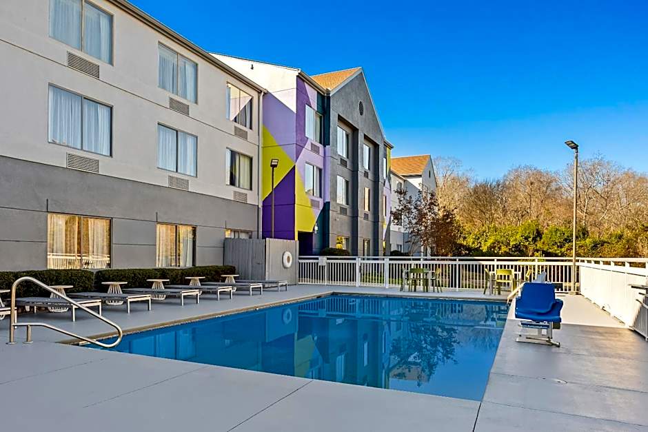 Spark by Hilton Macon North