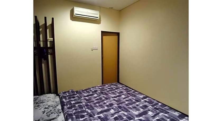 PAVILION INN HOTEL LUMUT
