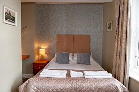 Single Room with Private Bathroom