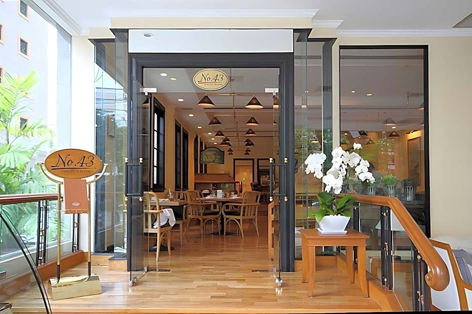 Cape House Langsuan Hotel