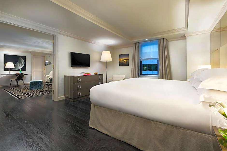 The Michelangelo Hotel