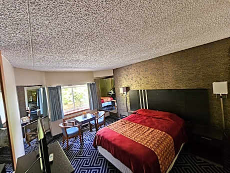 Queen Room - Non-Smoking