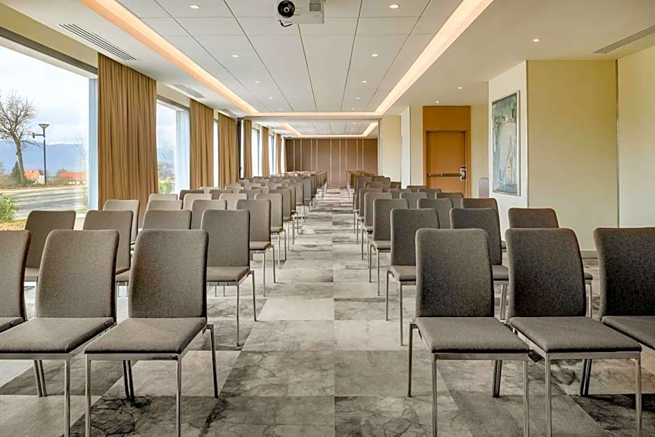 AC Hotel by Marriott Saint-Julien-en-Genevois