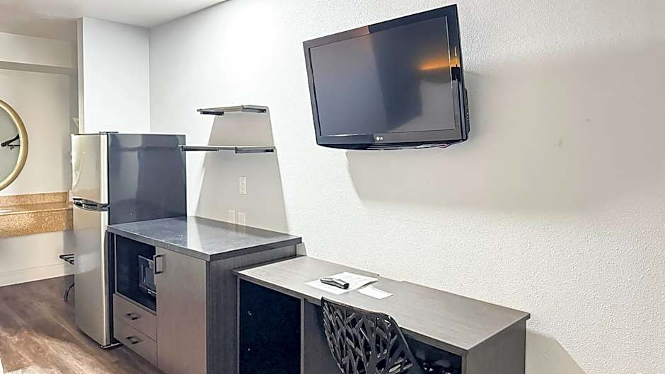 Motel 6 Barstow, CA I15 and Lenwood Road