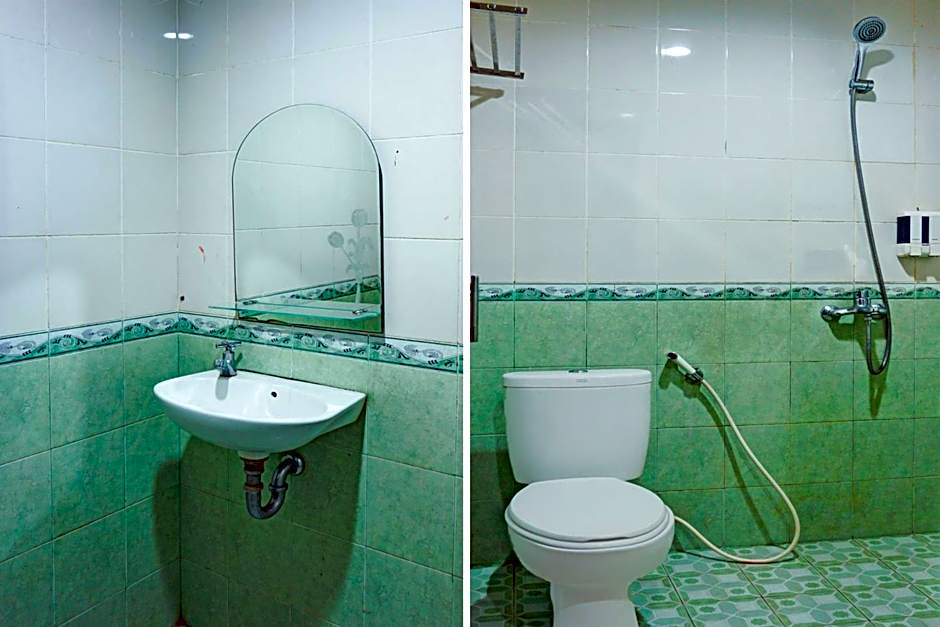 Collection O R.Sukamto Near Palembang Trade Center Mall