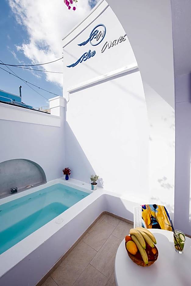 Blue Waves Suites & Apartments