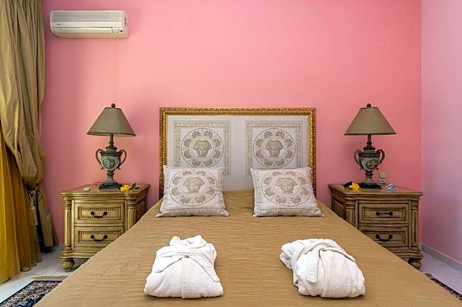 Rafkos Mansion with Private Pool and Amazing View