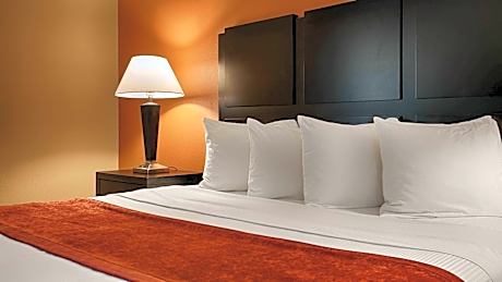 Queen Room with Two Queen Beds - Disability Access/Bath Tub