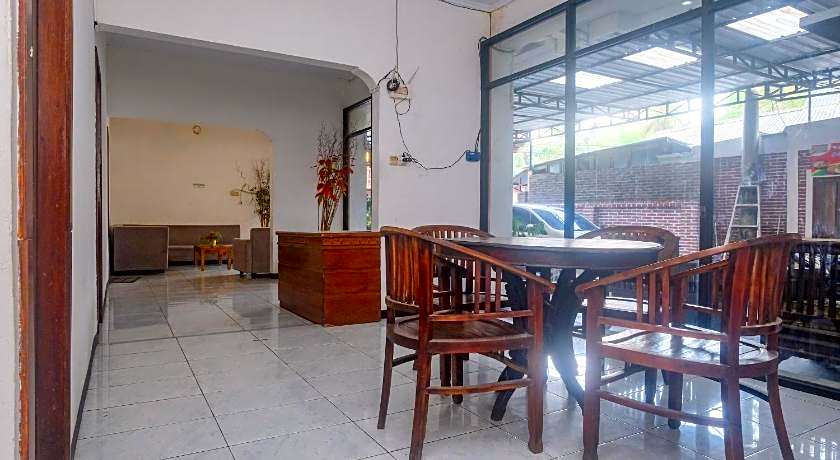 OYO 2519 Mayang Garini