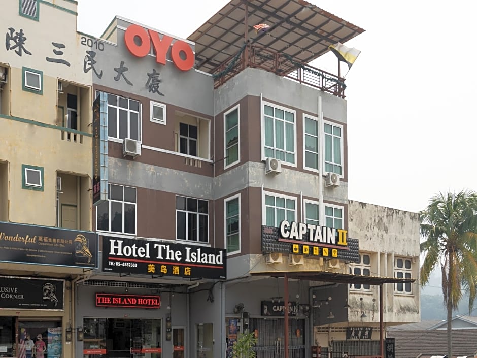 OYO 44078 The Island Hotel