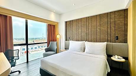 Superior Cozy Hollywood