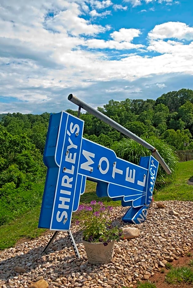 Shirley's Bed And Breakfast