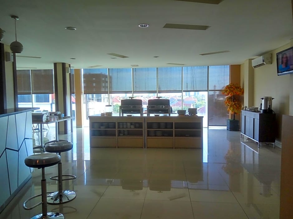 Max Hotel – Makassar, CA