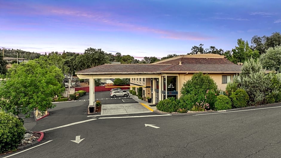 Best Western Plus Sonora Oaks Hotel & Conference Center