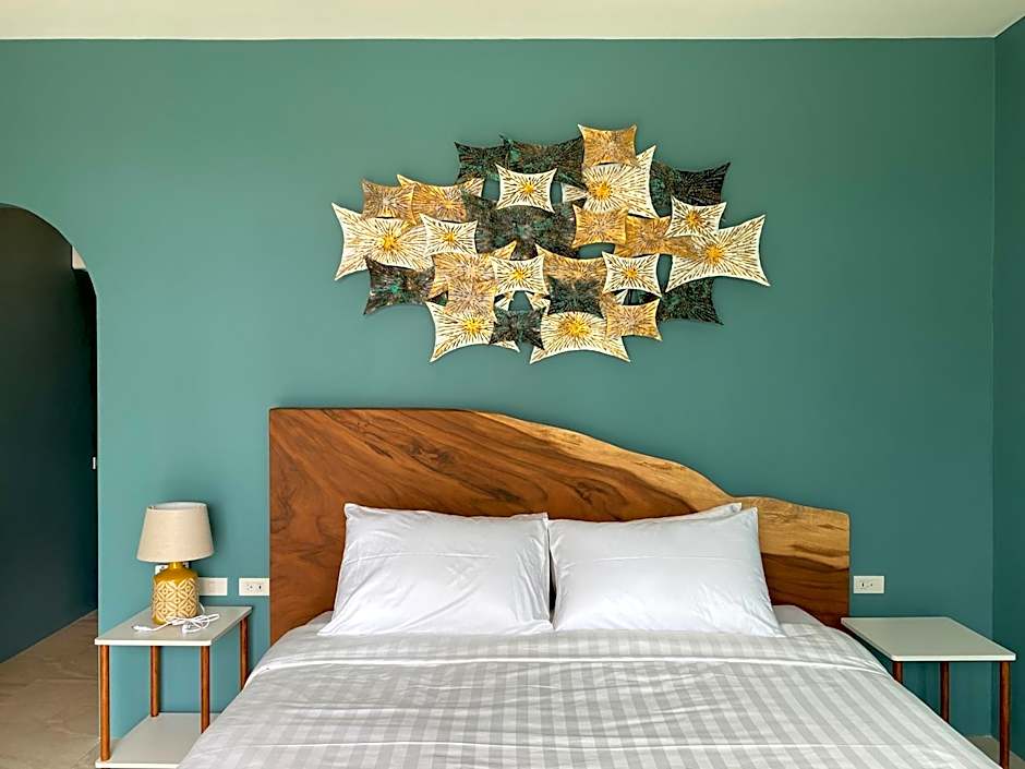 Le Petit Saint Tropez