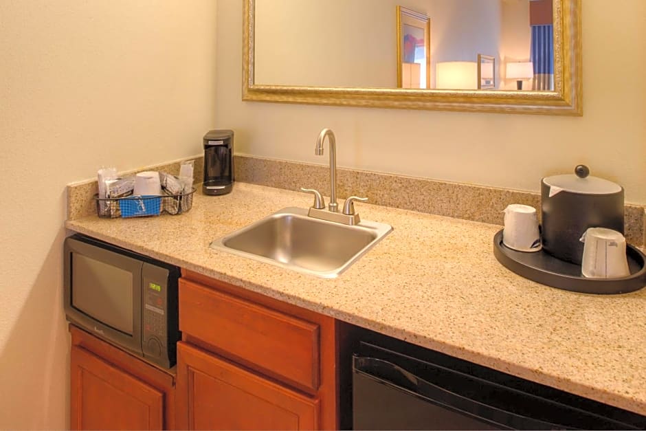 Hampton Inn By Hilton And Suites Ontario