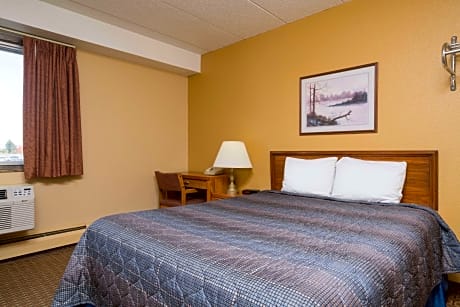 1 Queen Bed Accessible Room Non-Smoking Free Breakfast