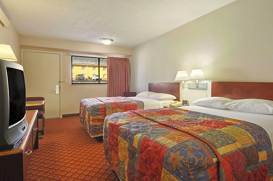 Days Inn by Wyndham Overland Park