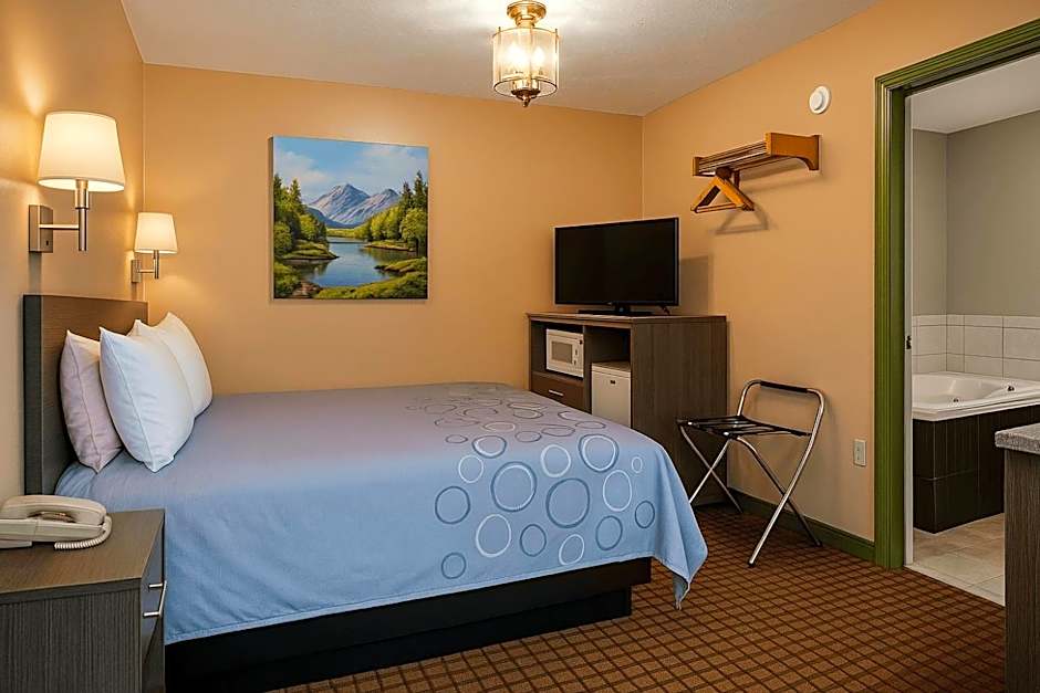 Pinconning Trail Inn Motel