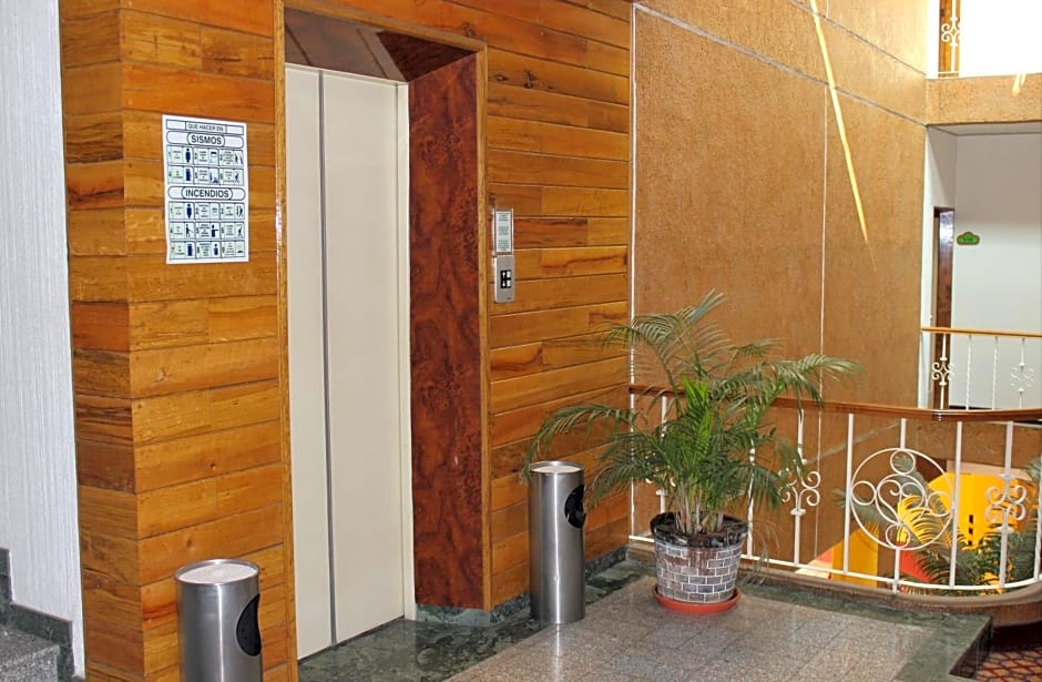 Hotel Mina