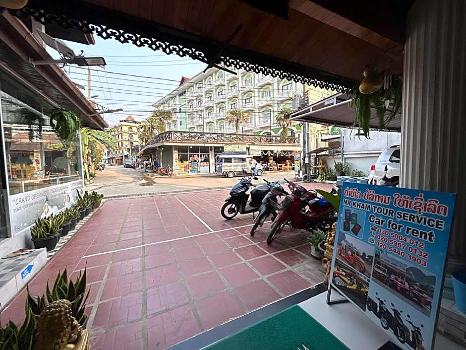 Domon Riverside Hotel