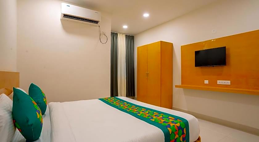 Treebo The Living Tree Khairtabad