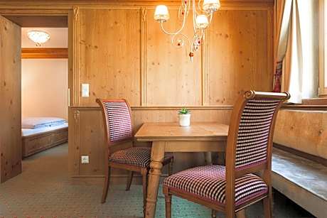 Deluxe Family Suite