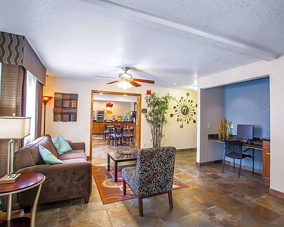 Quality Inn & Suites Ankeny-Des Moines