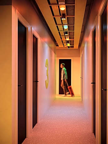 Female Private pod for 2 - shared bathroom