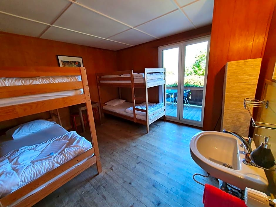 Lake Lodge Hostel