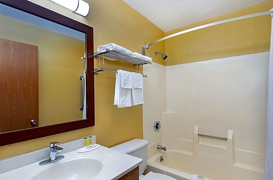 Super 8 by Wyndham Somerset
