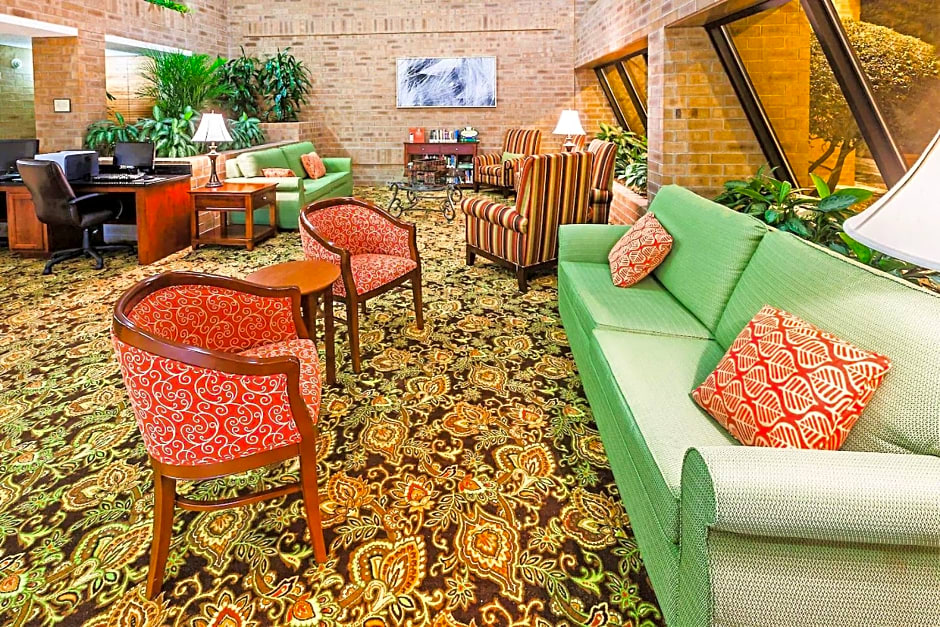Tulsa Square Hotel Central, I-44 By OYO
