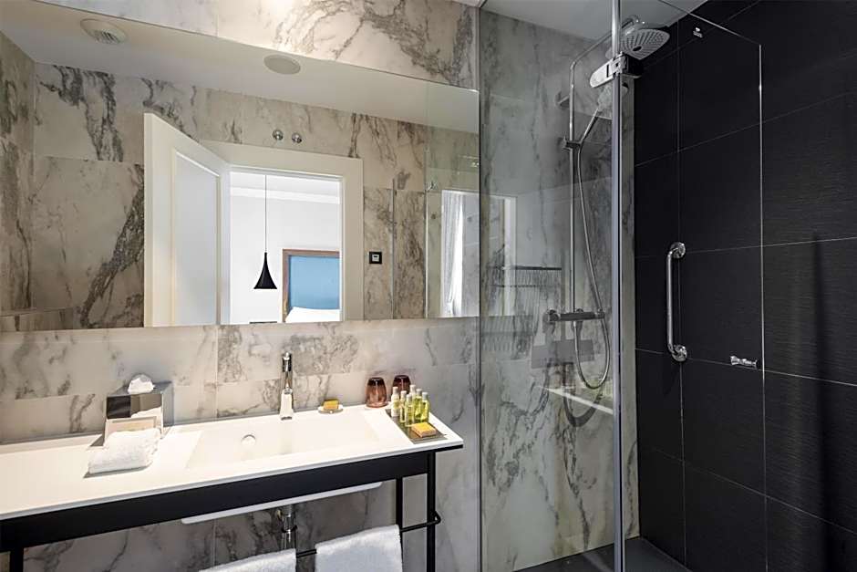 DoubleTree by Hilton Madrid - Prado