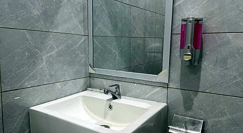 Brenn Hotel Semarang Mitra RedDoorz