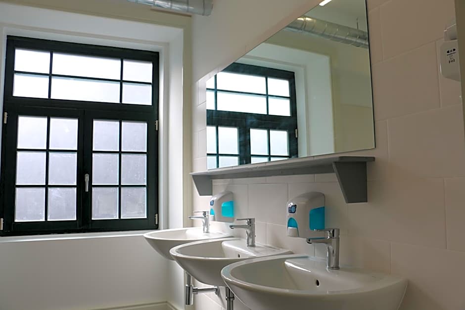 Nice Way Porto Hostel