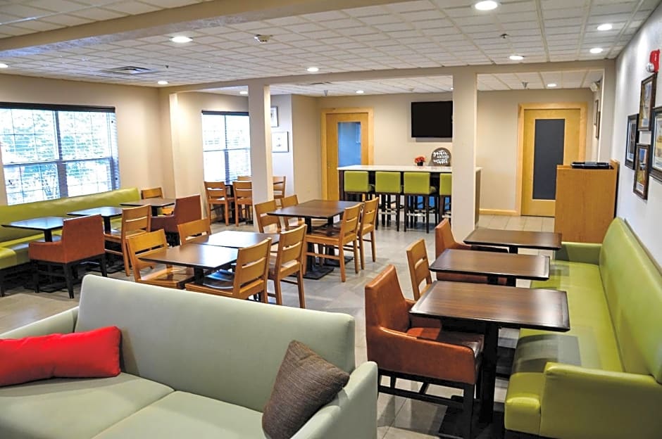 Country Inn & Suites by Radisson, Fairborn South, OH