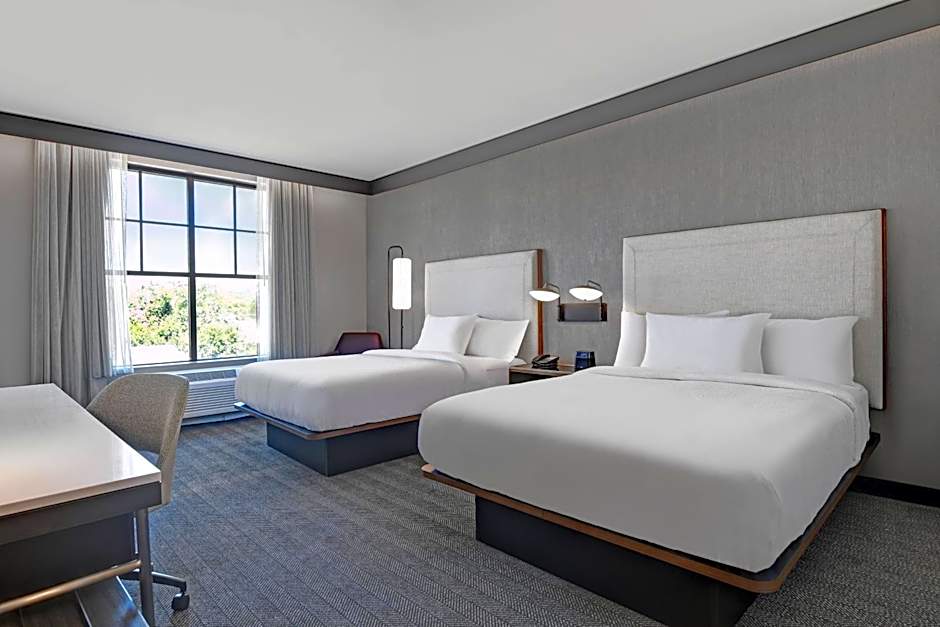 Courtyard by Marriott® Manhattan Aggieville