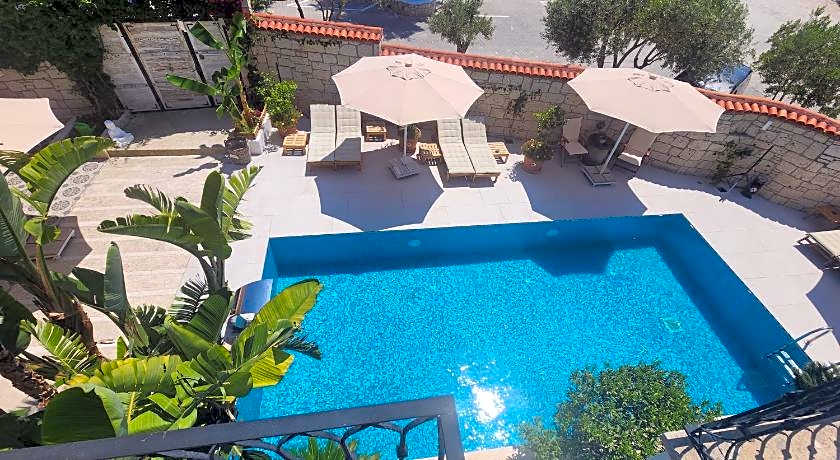 Tarcin Alacati Otel